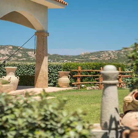 Sardinia Family Villas - Seaside Leonora Pedestrian Area * קניגיונה